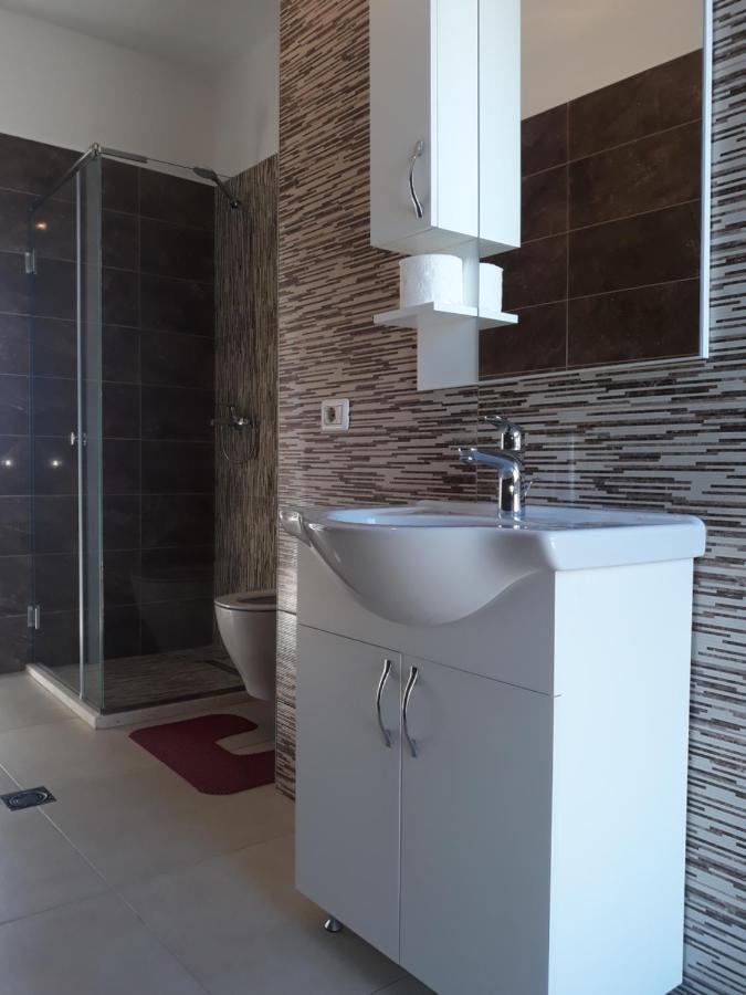 Guesthouse Bela Tiranë Eksteriør bilde